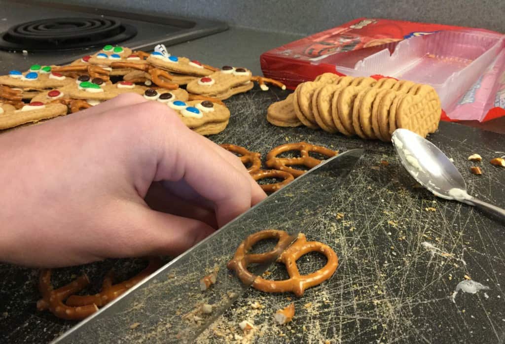 nutter-butter-reindeer-cookies-with-pretzel-antlers