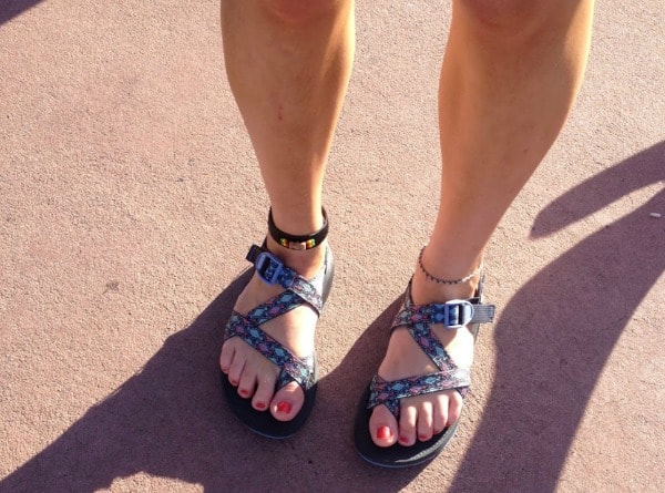 comfy flip flops for walking