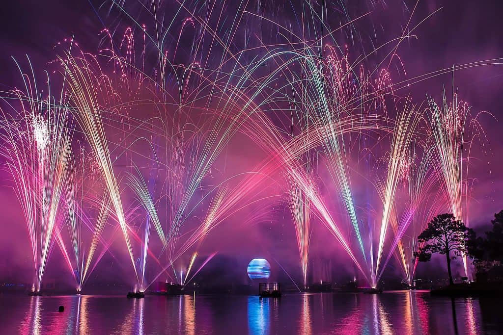 The Best Places to Watch Epcot's Fireworks (Restaurants, Fastpass, and