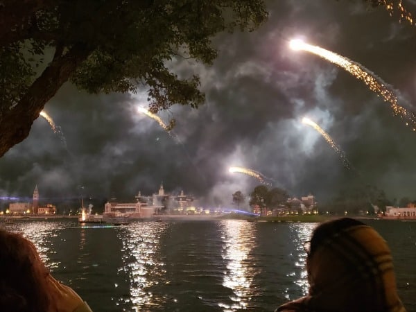 The Best Places to Watch Epcot's Fireworks (Restaurants, Fastpass, and