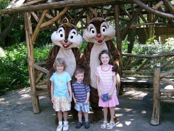 Kids with Chip and Dale at Disney World